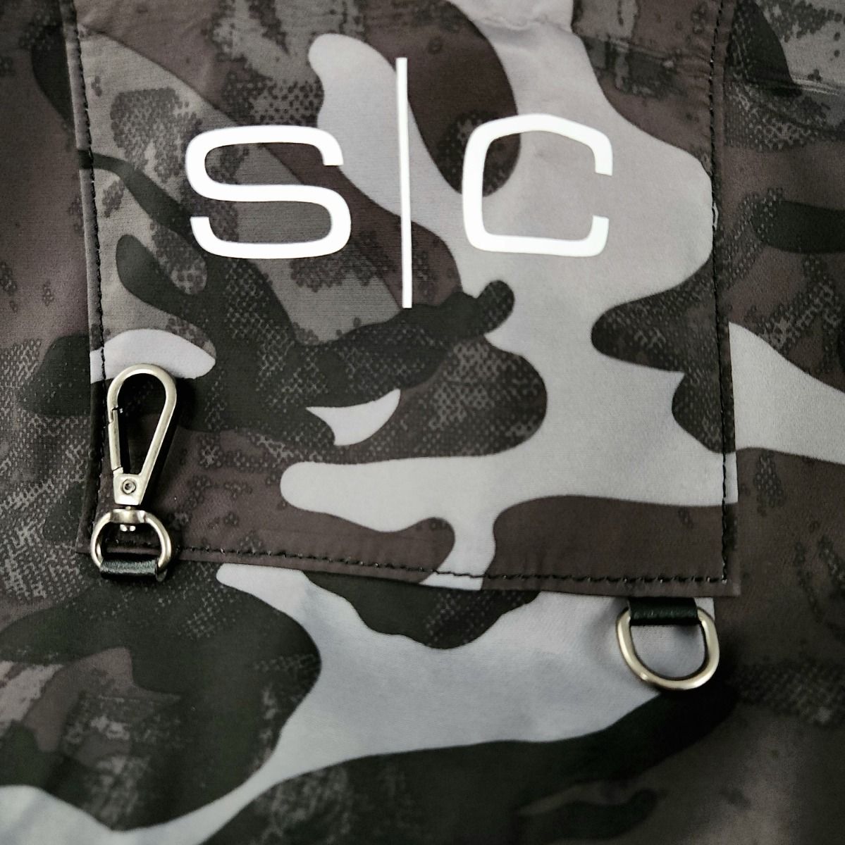 Waterproof Barber/Salon Apron with Crossback Strap in Black Camo Design - Image 6